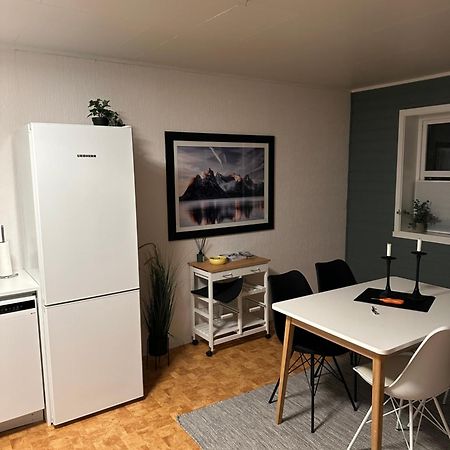 Leilighet I Rolig Gate Med Utsikt Og Gratis Parkering Tromso Ngoại thất bức ảnh